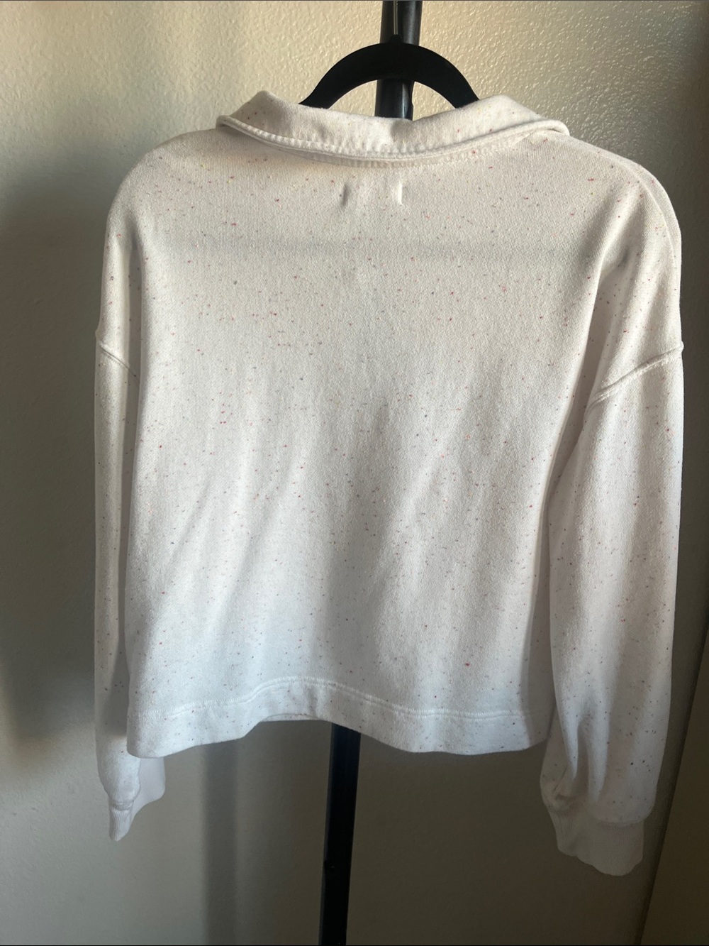 Colsie Cream Speckled Open-Collar Sweatshirt - Picture 4 of 5